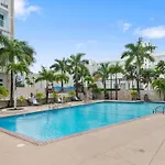 Studio 3 Minutes To The Airport Free Parking Pool