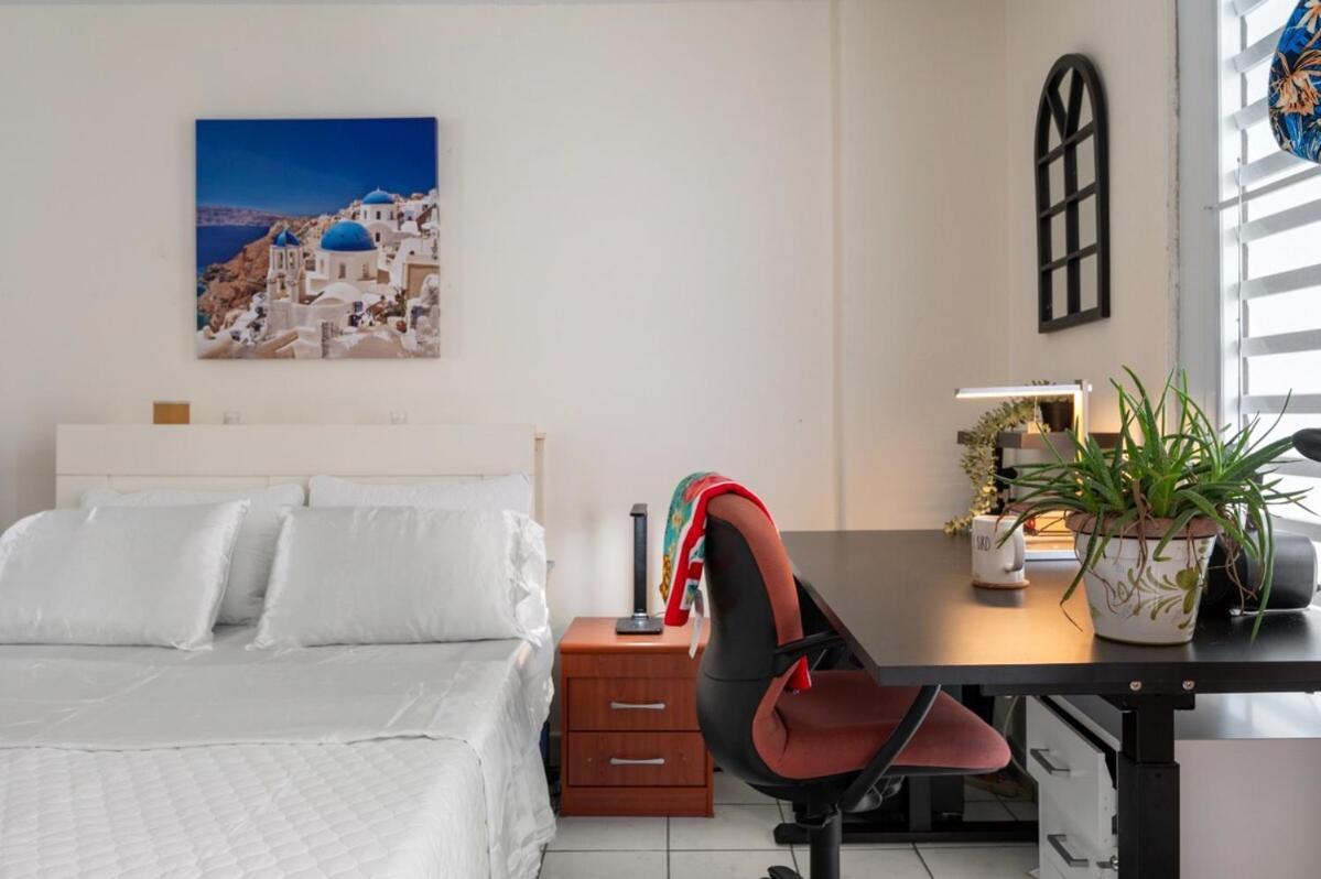 Apartment 3 Minutes To The Airport Free Parking Pool