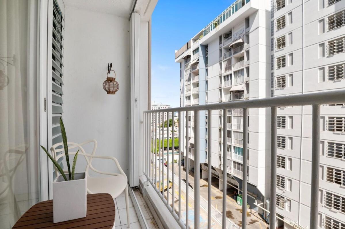 Apartment 3 Minutes To The Airport Free Parking Pool