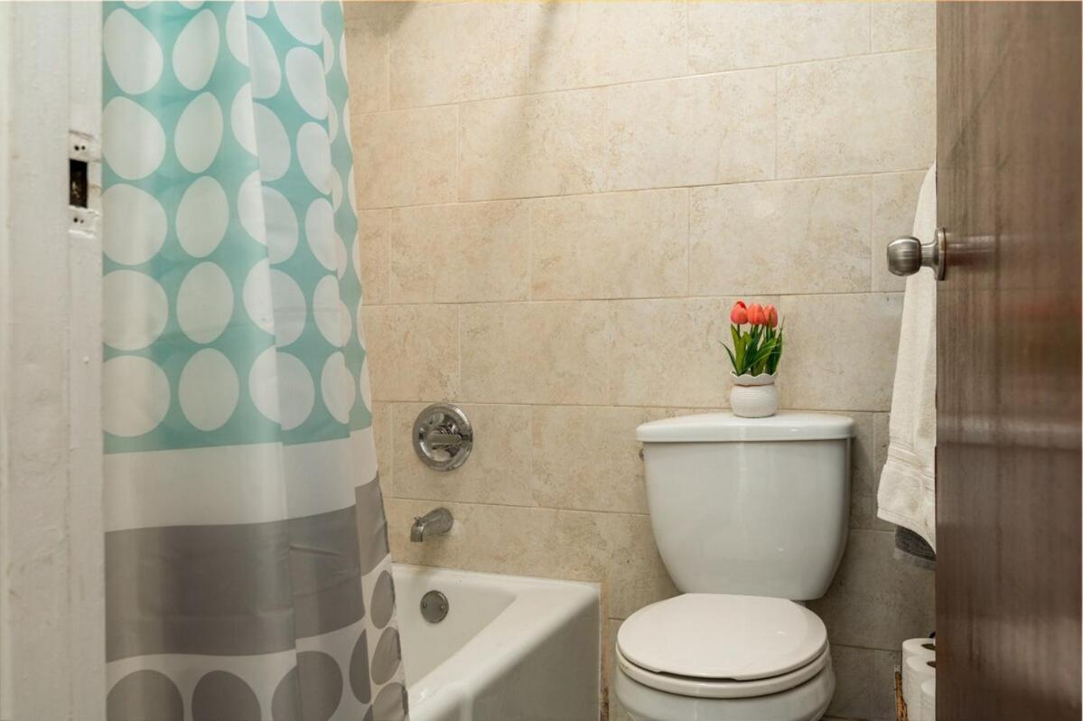 Apartment 3 Minutes To The Airport Free Parking Pool San Juan