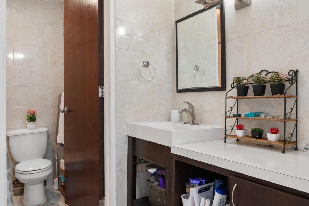 Apartamento 3 Minutes To The Airport Free Parking Pool