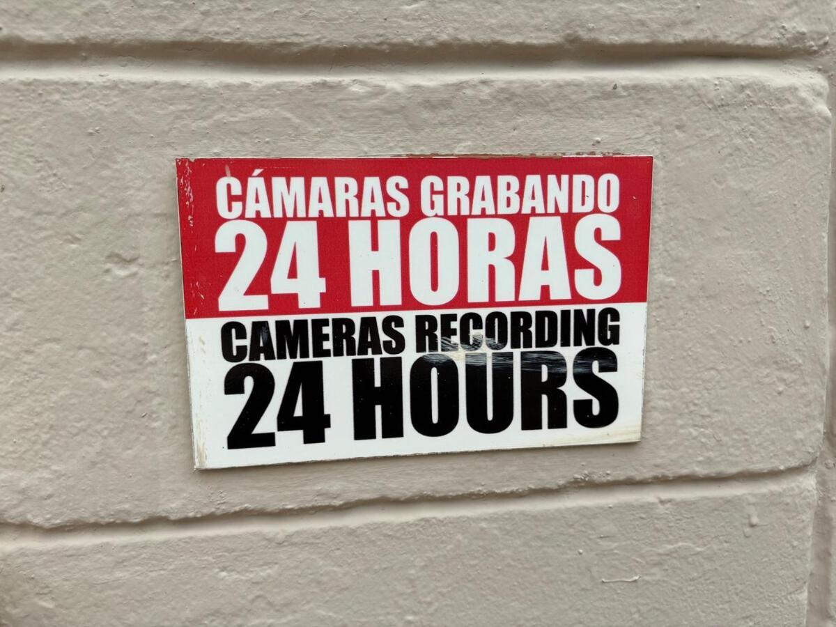 3 Minutes To The Airport Free Parking Pool *